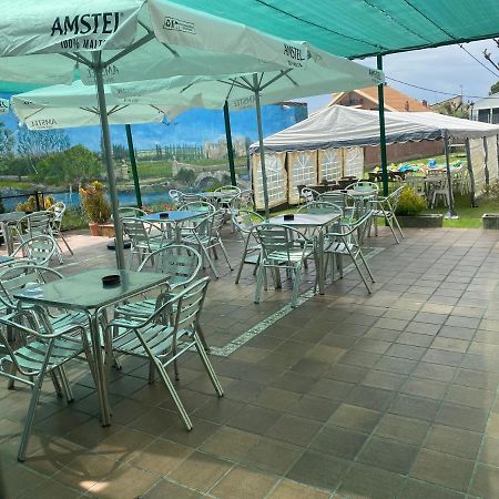 Hostal Restaurante Rio Ubierna Quintanilla-Vivar Buitenkant foto